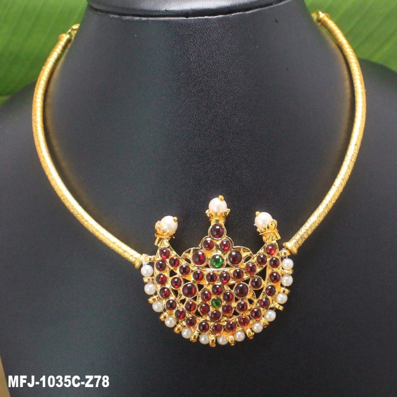 Kempu Stones Golden Colour Polished Flower Design Pendant With Black Thread Necklace Buy Online