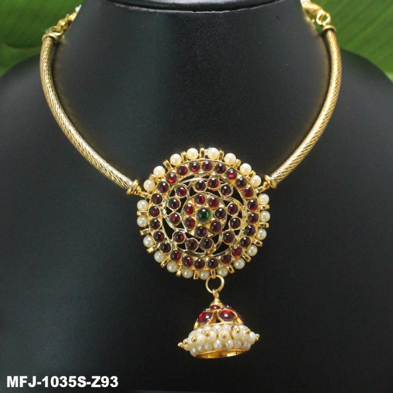 Kempu Stones Golden Colour Polished Moon Design Pendant Necklace Buy Online